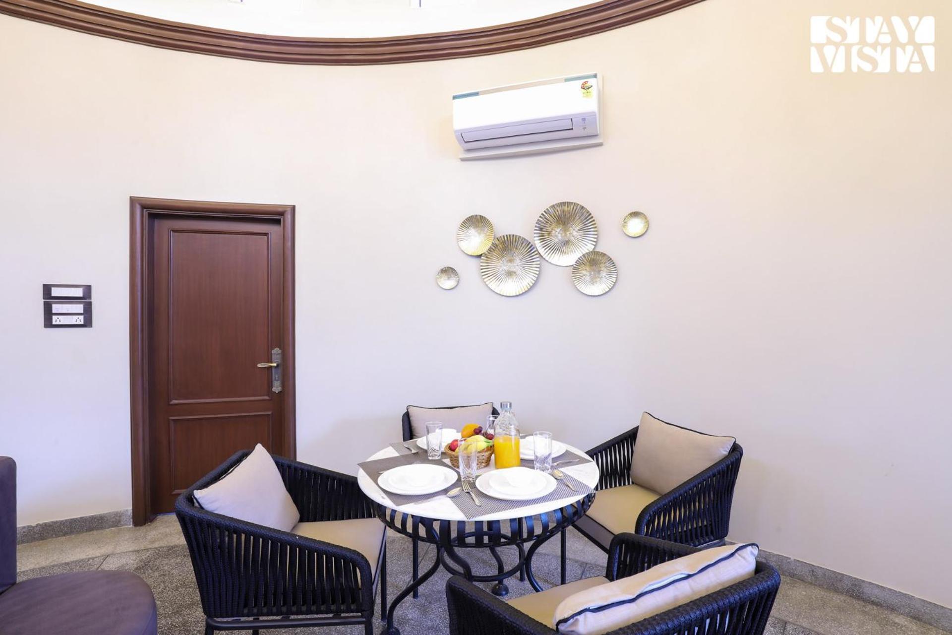 Stayvista'S Mystic Castle With Terrace, Swimming Pool, Lawn With Gazebo Jaipur Bagian luar foto