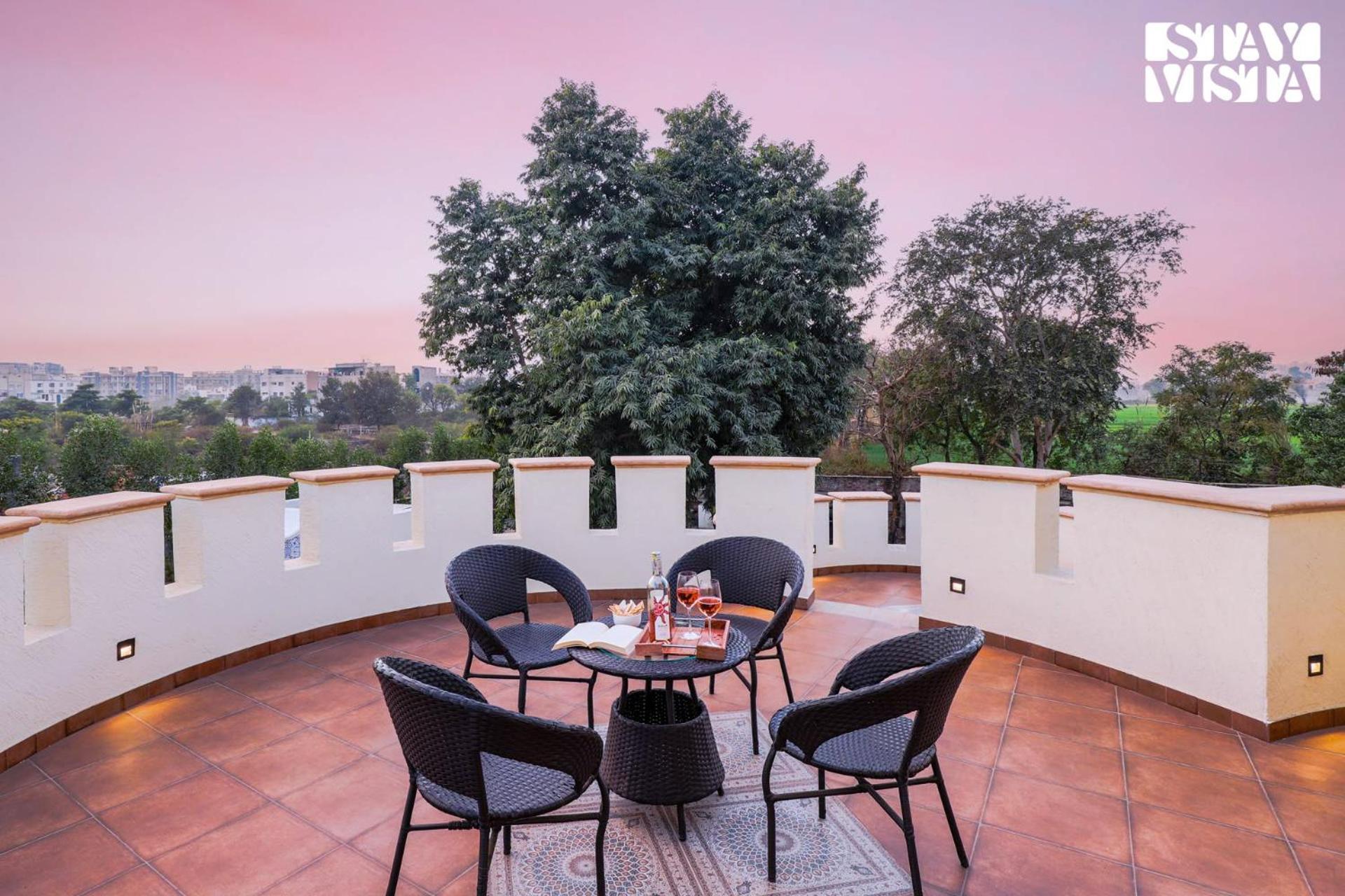 Stayvista'S Mystic Castle With Terrace, Swimming Pool, Lawn With Gazebo Jaipur Bagian luar foto