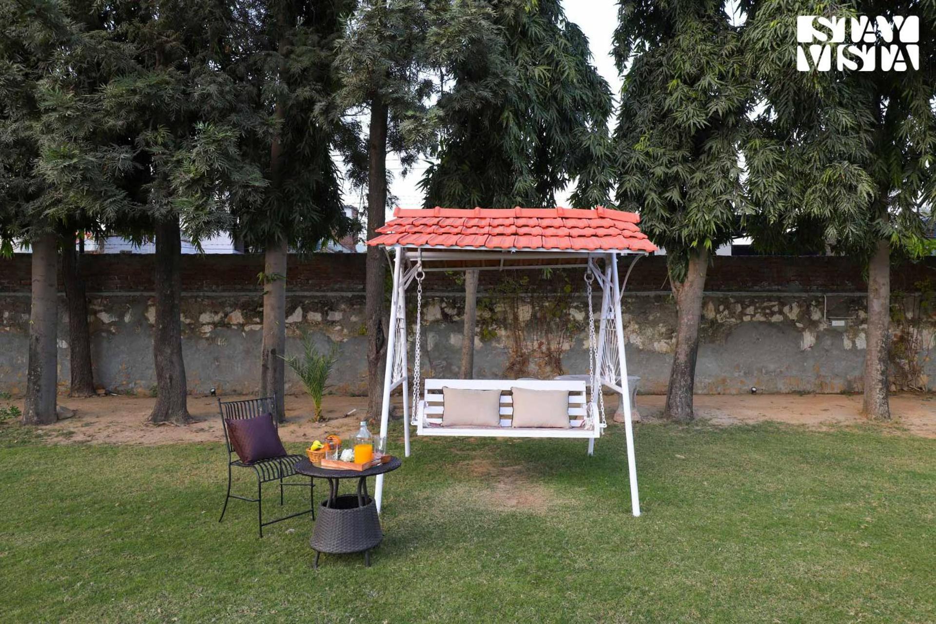 Stayvista'S Mystic Castle With Terrace, Swimming Pool, Lawn With Gazebo Jaipur Bagian luar foto